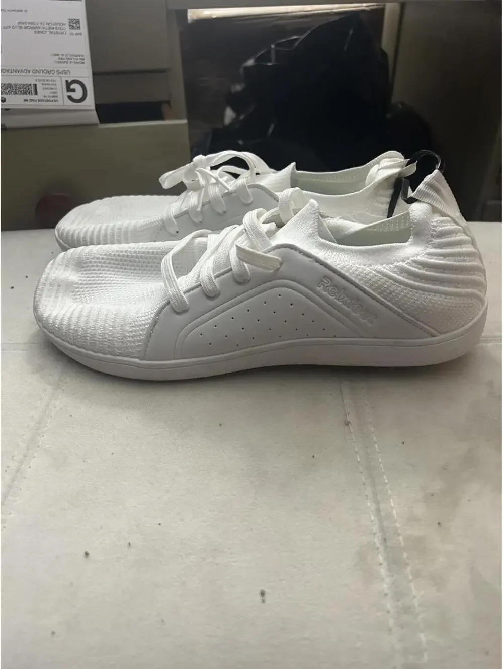 Brand new White Relxfeet sneakers with ribbed texture size 10.5
